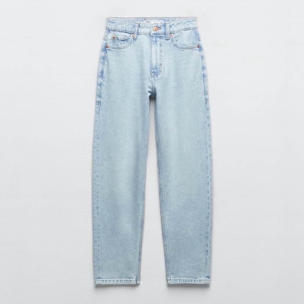 Zara Women's Light Wash Mom Fit Jeans Size 10